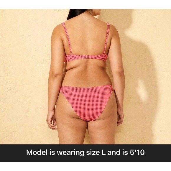 Bikini - Picture 2 of 7